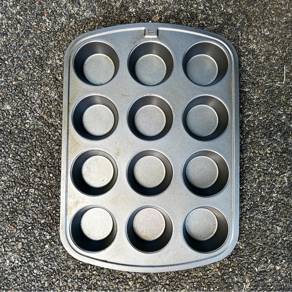 Good Cook 12-Cupcake Standard Size Non-Stick Baking Pan